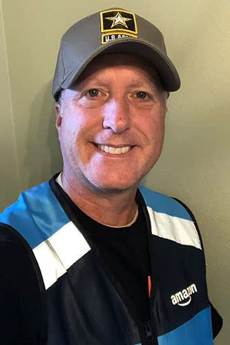 photo of Scott, an Army veteran and Amazon Flex delivery partner from Washington